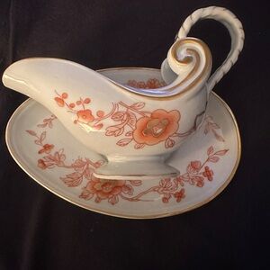 Vista Alegre Floral Gravy Boat with Saucer - White and Gold